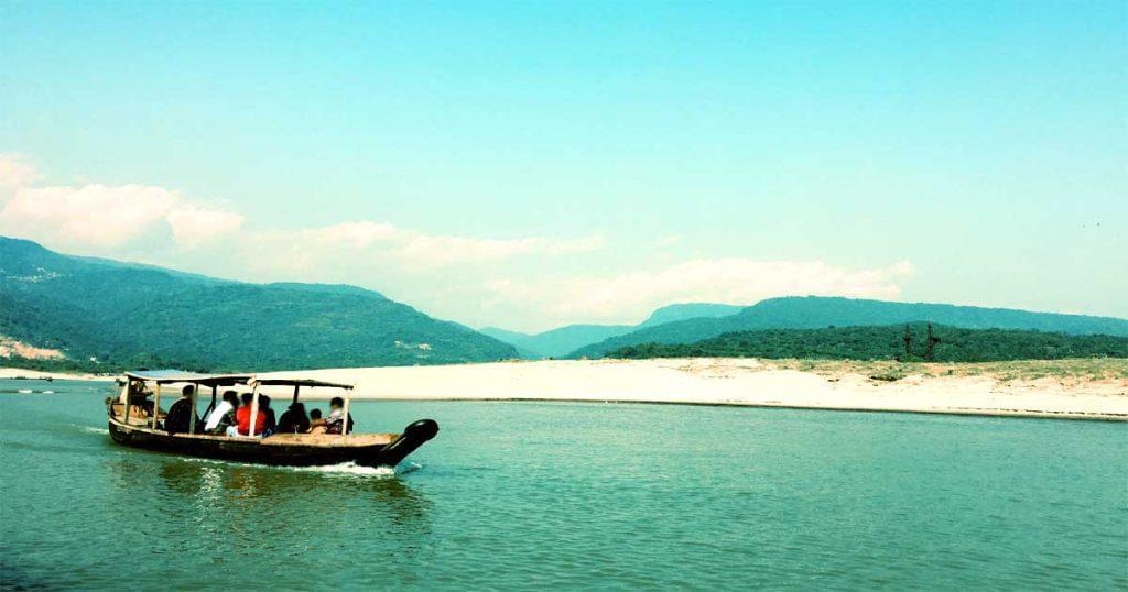 সাদা পাথর আর নীল জলের দেশ ভোলাগঞ্জ সাদা পাথর